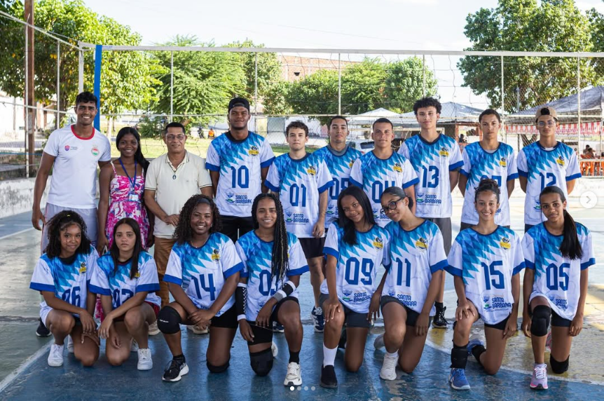 Aconteceu a entrega do fardamento da equipe de vôlei do CRAS, um incentivo importante para fortalecer o esporte, a convivência e a participação dos nossos jovens nas atividades sociais.